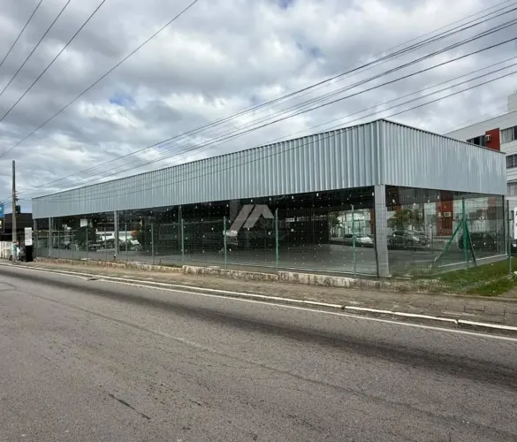 Galpão de 750 m2