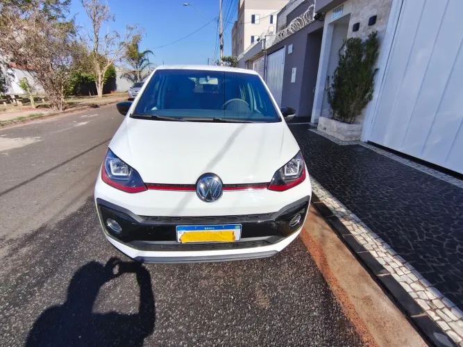 Volkswagen Up! Move 1.0 TSI Total Flex 12V 5P 2016