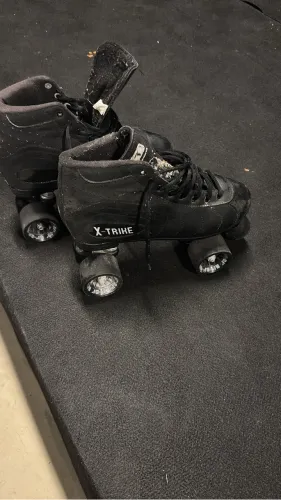 Patins semi novo