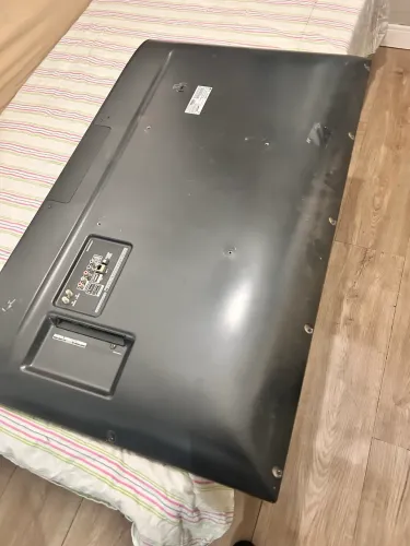 Smart TV LG 49" 4K - Modelo 49UJ6525 (Para Conserto ou Retirada de Peças)