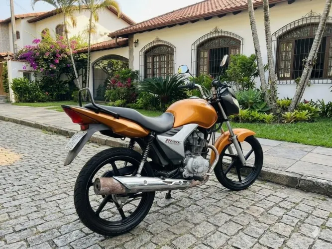Titan 150 2010(RARIDADE)