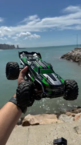 Carro 4x4 de controle remoto 50km