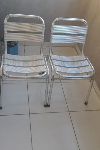 Vendo 2 cadeiras de alumínio