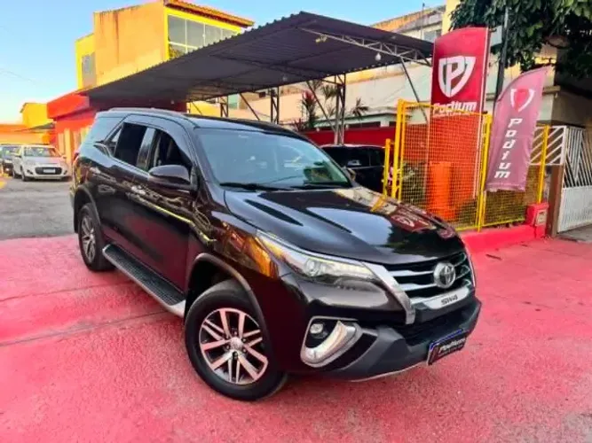 Toyota Hilux SW4 SRX 4X4 2.8 TDI 16V Dies. Aut. 2018