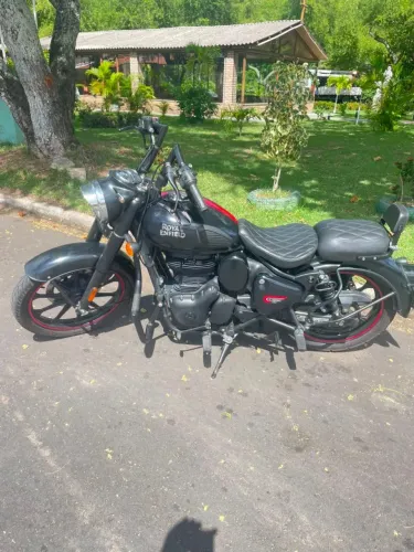 Royal Enfield Classic Dark 350cc abs , Revisada na Madre Perola - Novíssima