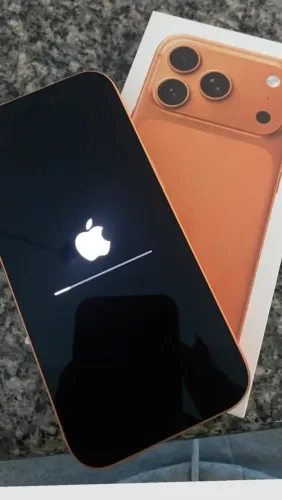 Vendo iPhone 17 pro Max na cor laranja de 256 GB !