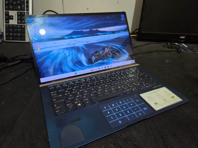Asus Zenbook 14 i7