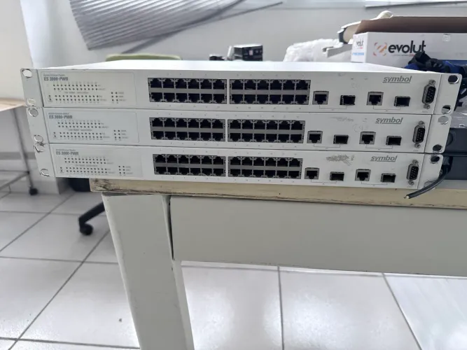 Switch Ethernet Symbol ES 3000-PWR - 24 Portas PoE + 2 Uplinks Gigabit