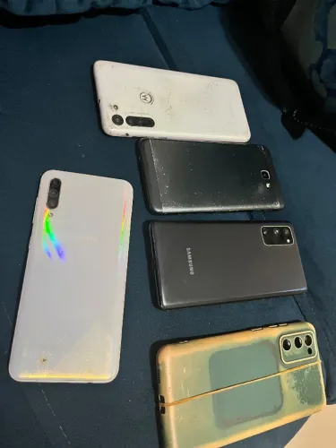 Vendo todos esses celulares usados 