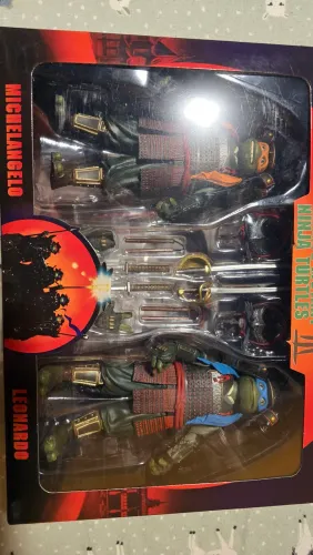 NECA Tartarugas Ninja 3 - 1:7 - Leonardo e Michelangelo - Bonecos de ação