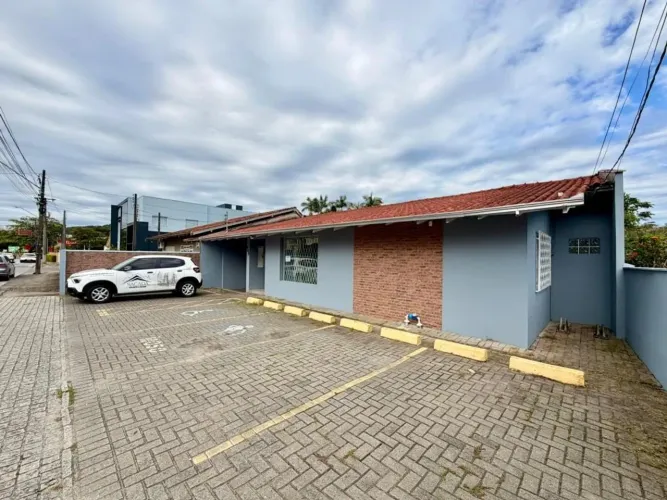 IMÓVEL COMERCIAL no SAGUAÇÚ com 0 quartos para LOCAÇÃO, 150 m²
