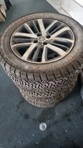 Rodas com pneus Fiat Strada