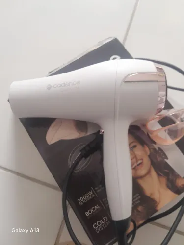 Vendo secador de cabelos / Vir retirar.