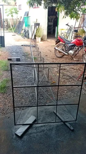 Torre de cantoneira 5/8 por 1/8 e trançando ferro 10 vergalhau