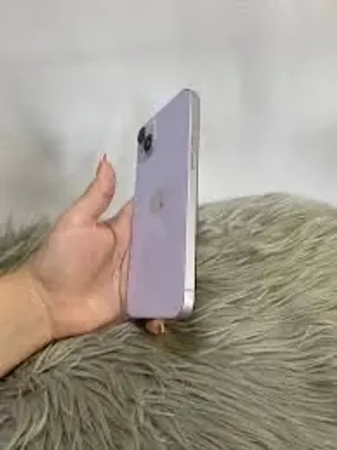 iPhone 14 Plus lilás
