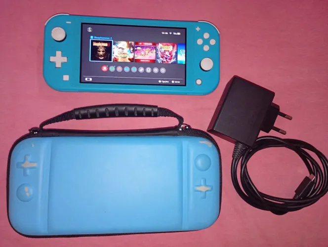 Vendo Nintendo switch lite bloqueado  jeito que está na foto em ótimo estado preço final 