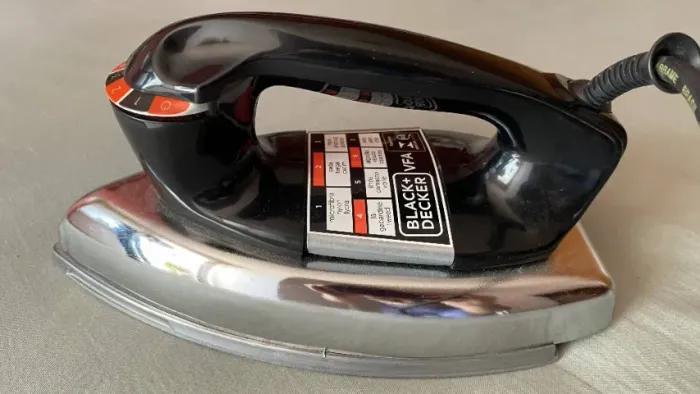 Ferro Black+Decker VFA 127V - Ótimo estado + Caixa