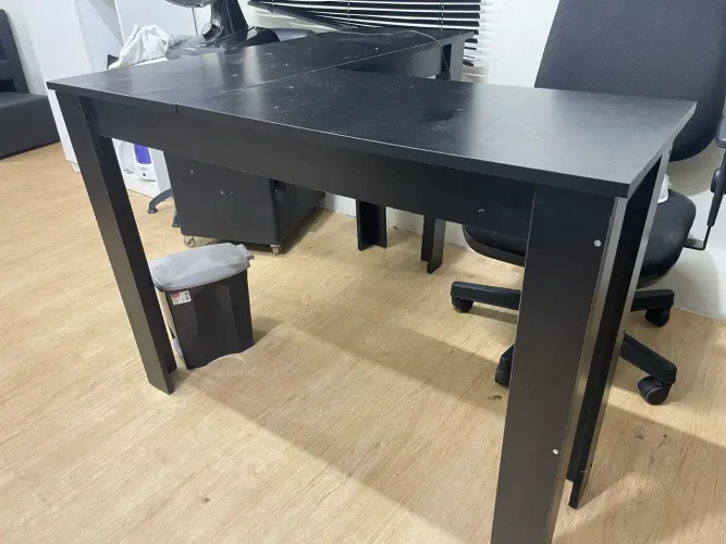Mesa para salão ou escritório