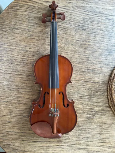 Violino 4/4 em ótimo estado - R$ 550,00