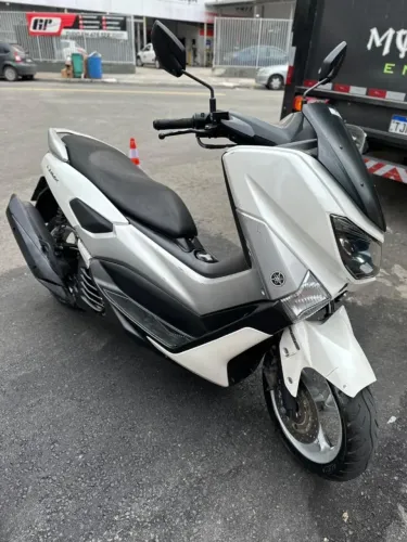 Moto Yamaha NMax 160cc