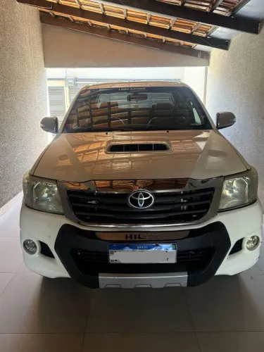 Toyota Hilux CD SRV D4-d 4X4 3.0 TDI Diesel AUT 2014