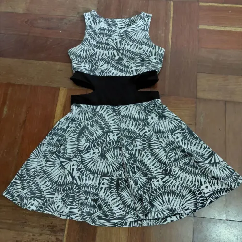 Vestido preto e branco juvenil/adulto