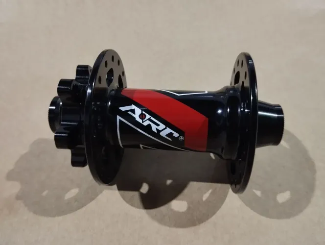 Cubo dianteiro arc mt009 boost 15x110 32 furos  mtb