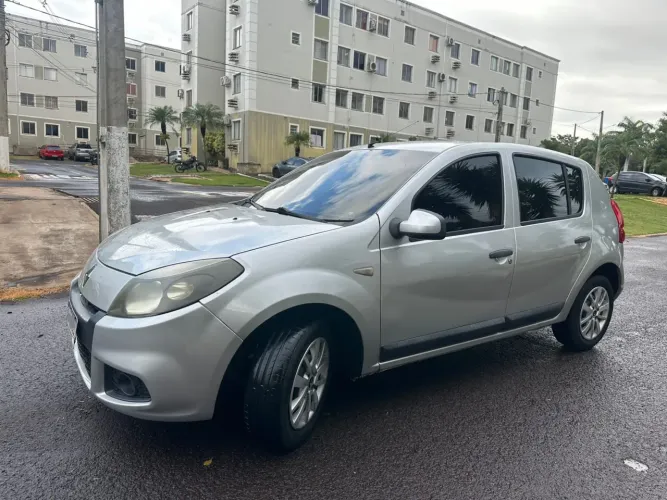 Renault Sandero Expression Hi-flex 1.6 8V 5P 2012