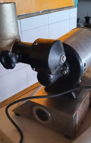 Moedor de carne / troca a engrenagem e lamina