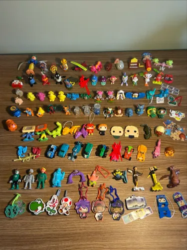 Brinquedos kinder ovo