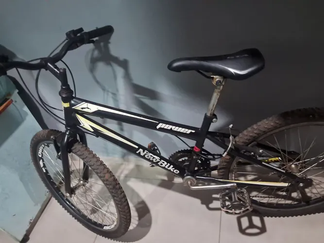 Bicicleta aro 24 semi nova 