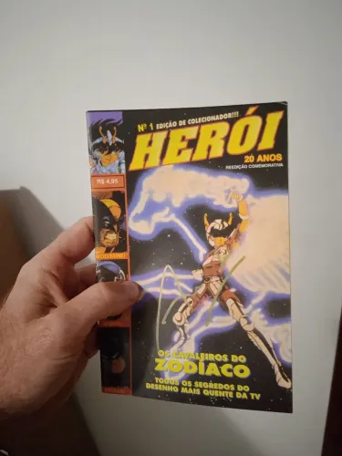 Revista herói 20 anos reedição assinada