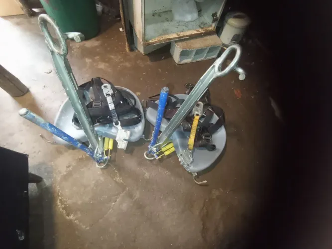 Kit Cadeirinha  da melhor que tem +cinto rapel + trava quedas athenas de aço 