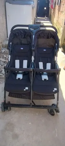 Carrinho de bebe Chico para gêmeos