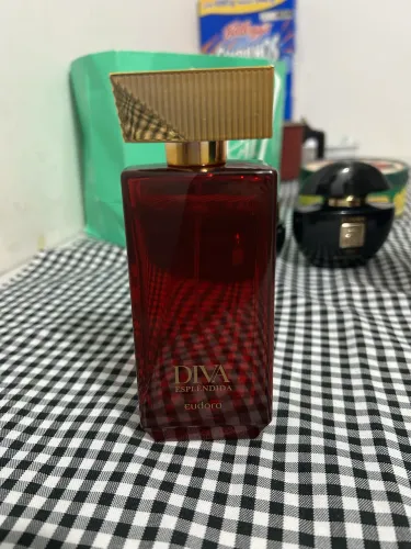 Vendo perfumes novos 