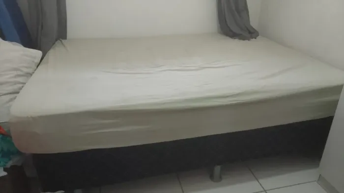 Vendo cama box casal