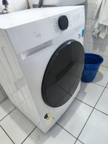 Vendo lava e seca com defeito