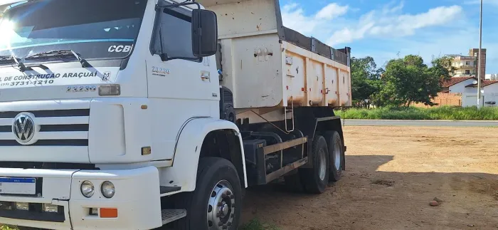 Vendo caminhao 23.230 worker 6x2 Reduzido Basculante 16 mts documentos pago 2016 placa