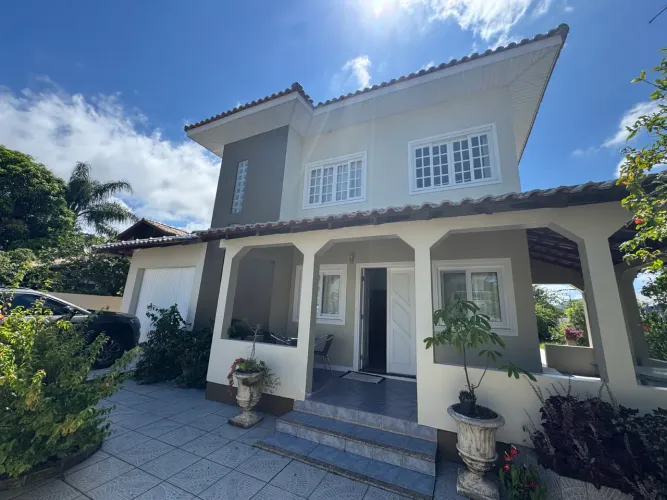 ESQUINA - CASA COMERCIAL EM ÓTIMA LOCALIZAÇÃO 