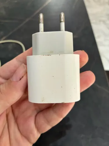 Carregador de iPhone 14