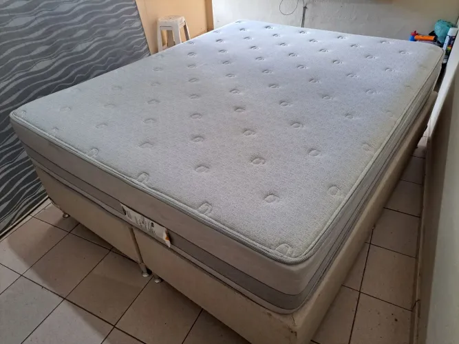 Cama box Queen size Colchão molas ensacandas Herval 