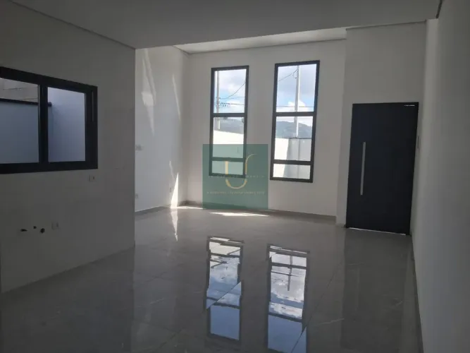 Casa na Vila São Paulo, com 2 dormitórios e 81m² e 165m² de área de terreno.