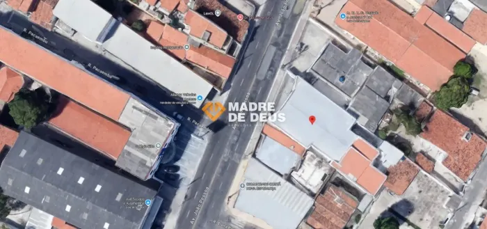 Prédio comercial no Montese