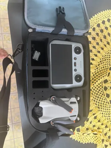 Drone  DJI Mini 3 com controle - SEMI NOVO
