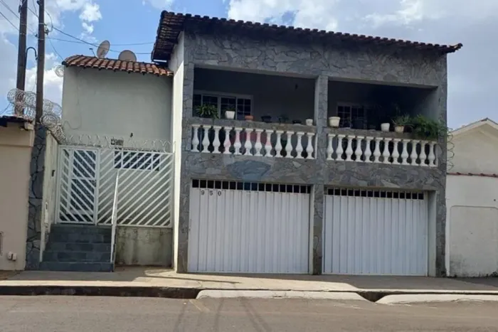 Sobrado à Venda - Jardim Derminio, Franca-SP, 3 quartos, 192,80 m²