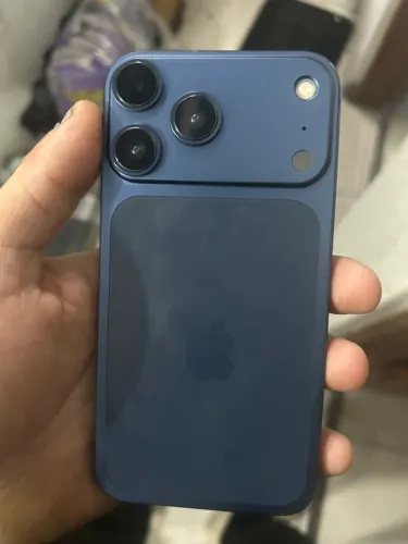 iPhone XR (128g) na carcaça do 17pro