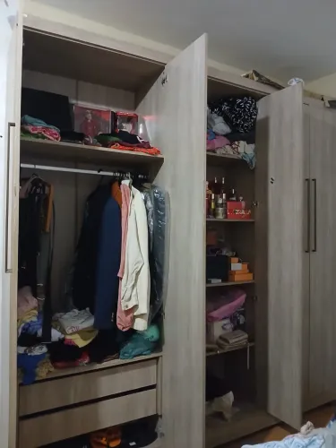 Guarda roupa 6 portas