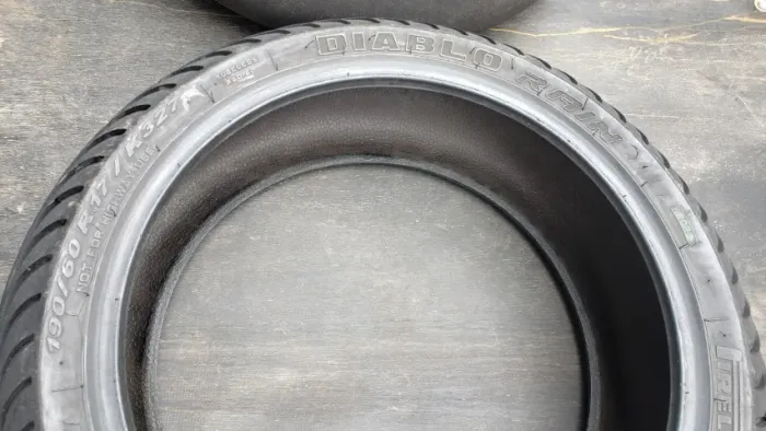 Pneu de chuva competição SCR2 medida 190 R17 zx6 636 zx10 srad 750 1000 R1