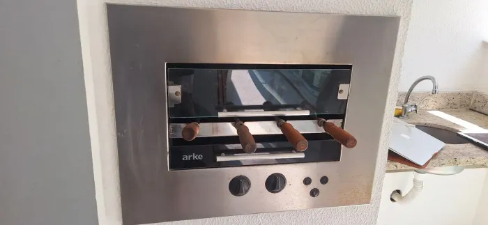 Churrasqueira Rotativa Arke de Embutir Inox - 4 Espetos (A Gás)