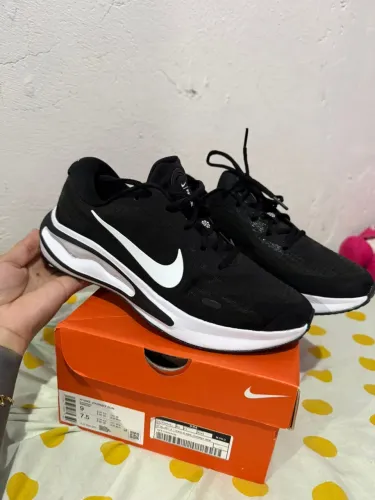 Tênis Nike journey run original